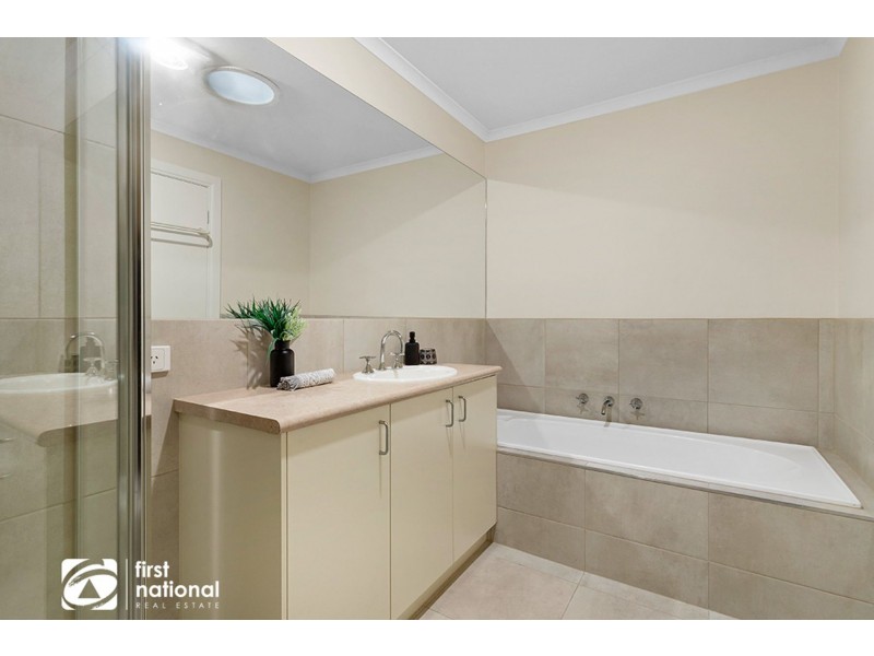 39 Silverwood Way, Glen Waverley VIC 3150