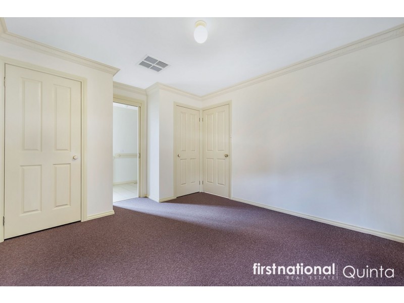 8 Henley Avenue, Vermont South VIC 3133