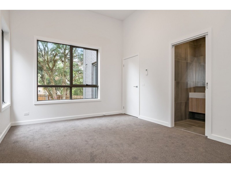 32 Bonview Crescent, Burwood East VIC 3151