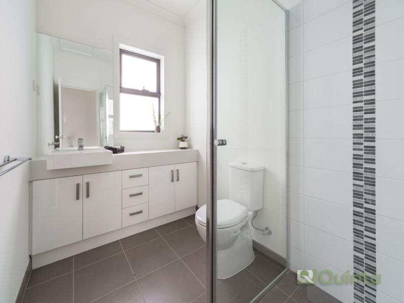 2/4 Cherry Court, Lalor VIC 3075