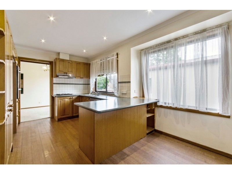 24 Sandhurst Road, Wantirna VIC 3152