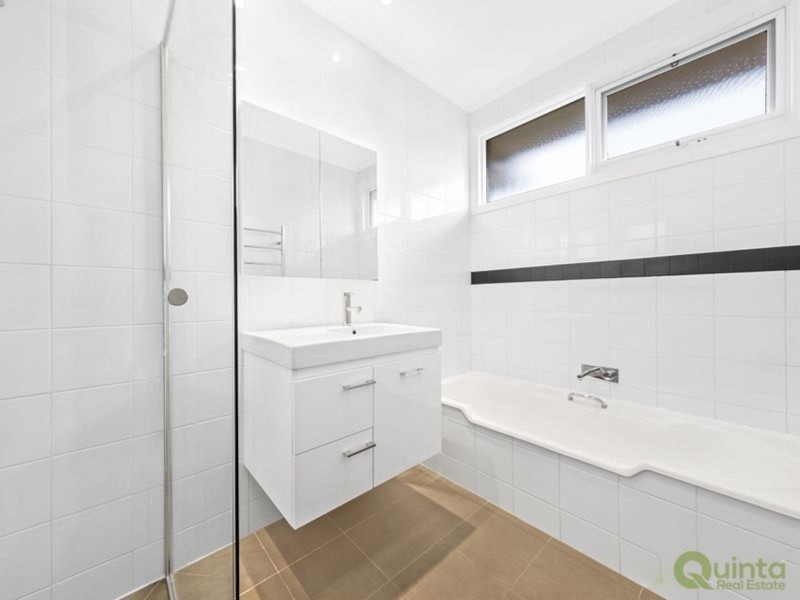 3/1 Tollington Avenue, Malvern East VIC 3145