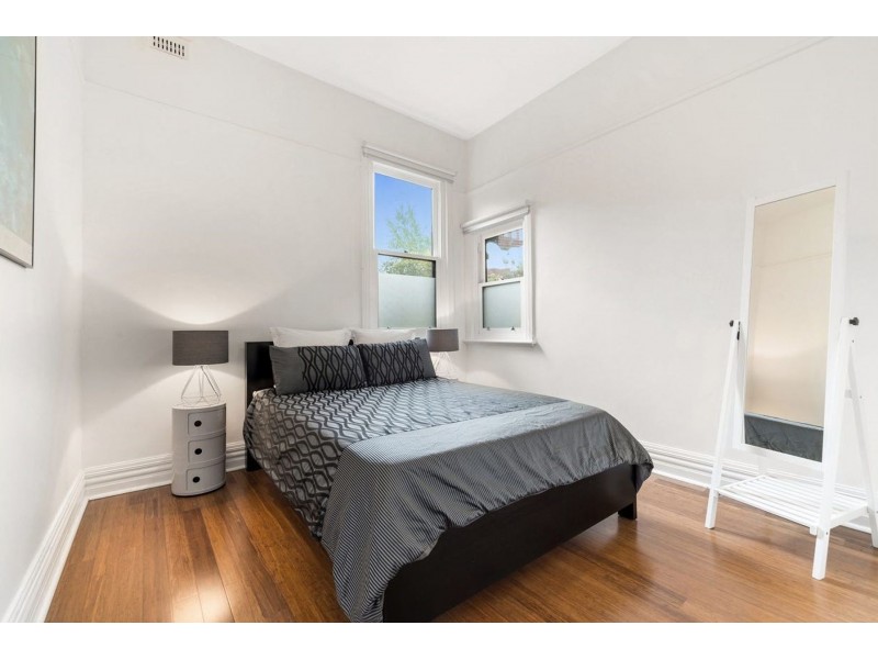 4 Cowderoy Street, St Kilda West VIC 3182