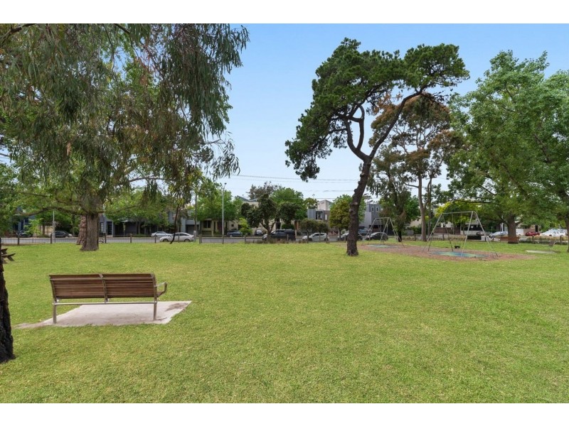 4 Cowderoy Street, St Kilda West VIC 3182