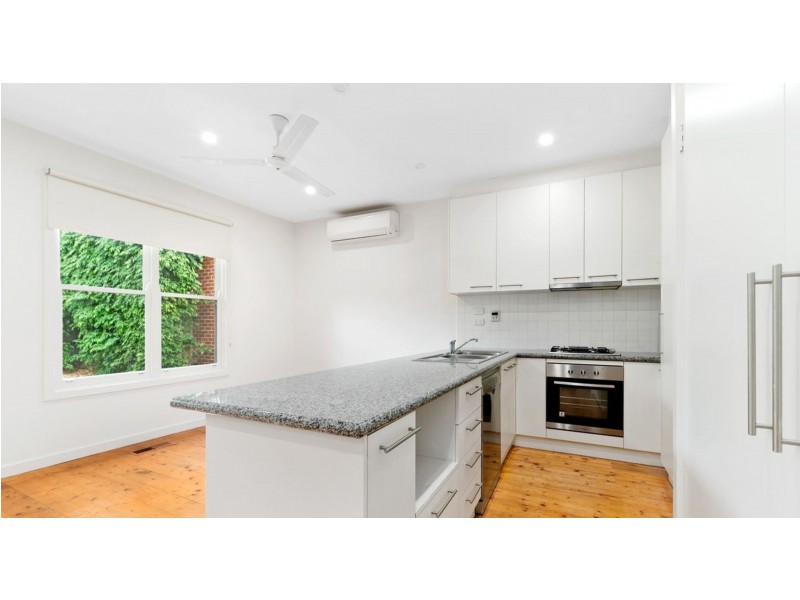 39 Longmore Street, St Kilda West VIC 3182