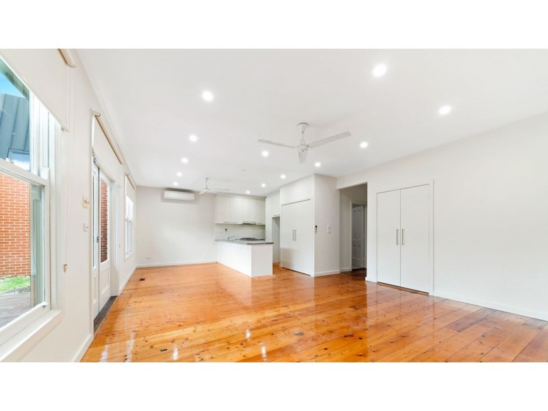 39 Longmore Street, St Kilda West VIC 3182