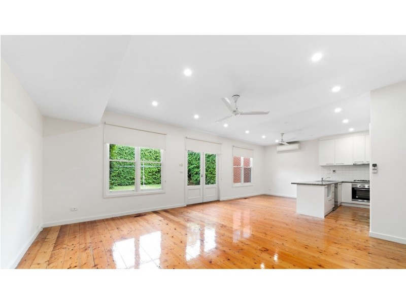 39 Longmore Street, St Kilda West VIC 3182