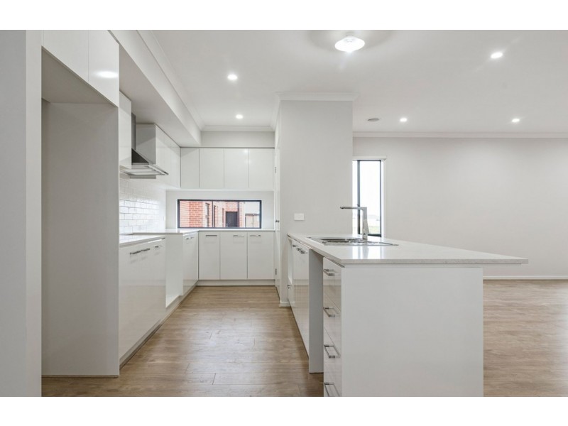 14 Surya Street, Truganina VIC 3029