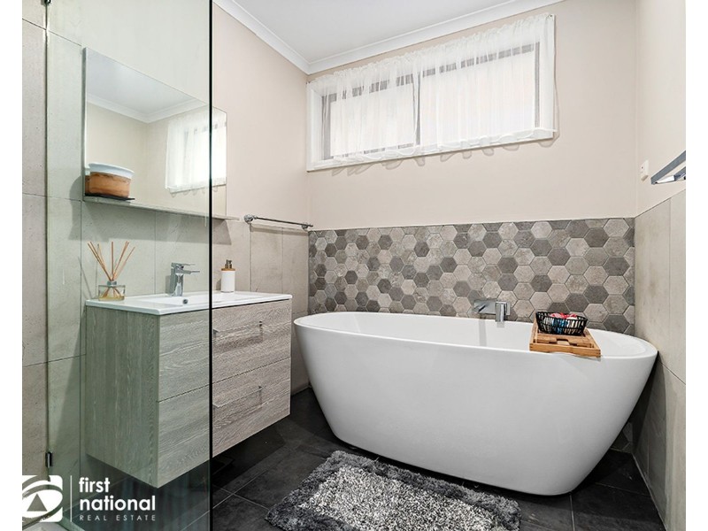 6 Batterbee Drive, Mooroolbark VIC 3138