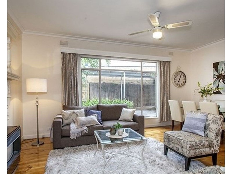 8 McGhee Avenue, Mitcham VIC 3132