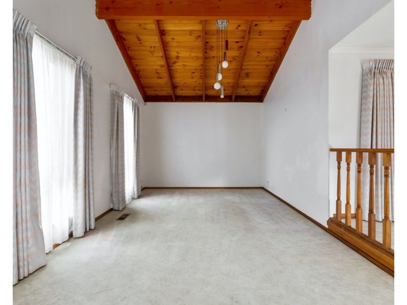 6 Worgan Close, Mill Park VIC 3082