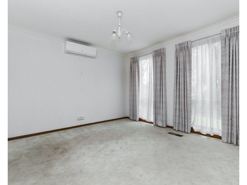 6 Worgan Close, Mill Park VIC 3082