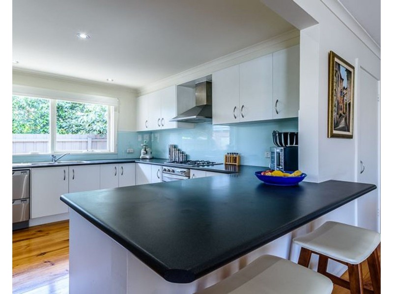 4/3 Crewe Road, Hughesdale VIC 3166