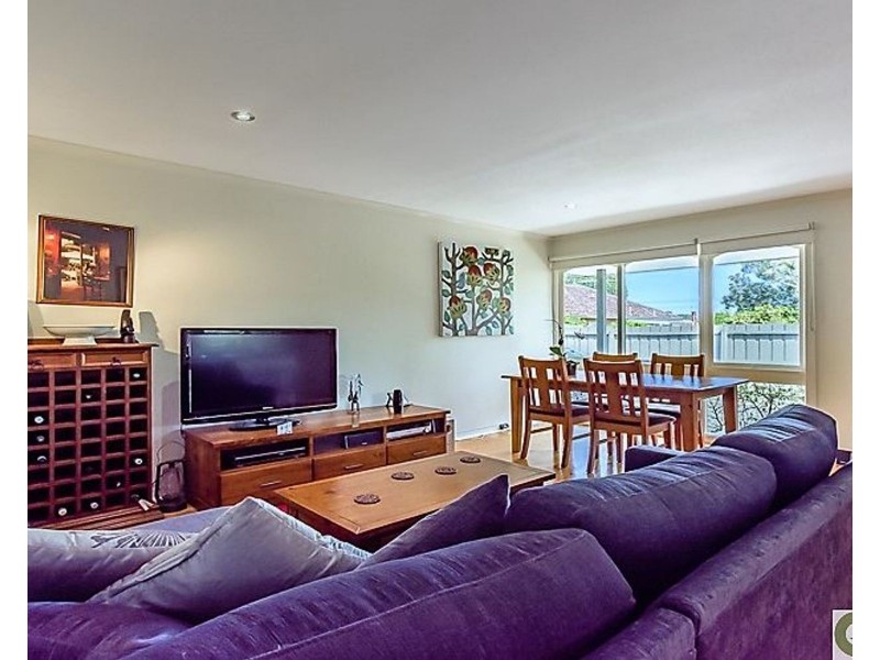 4/3 Crewe Road, Hughesdale VIC 3166