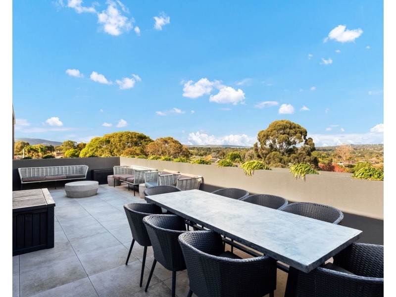 212/1 Charlnet Drive, Vermont South VIC 3133