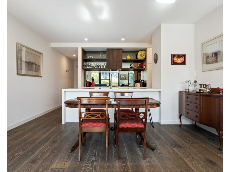 212/1 Charlnet Drive, Vermont South VIC 3133