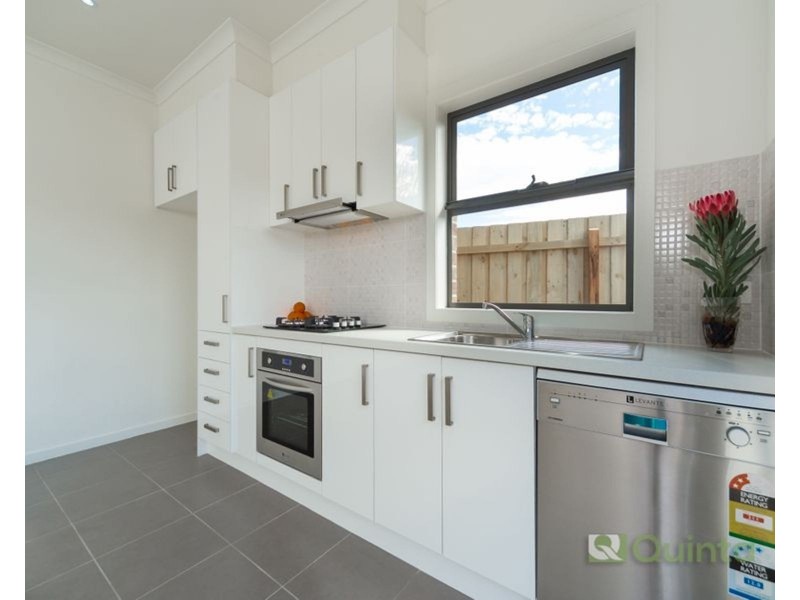 2/4 Cherry Court, Lalor VIC 3075