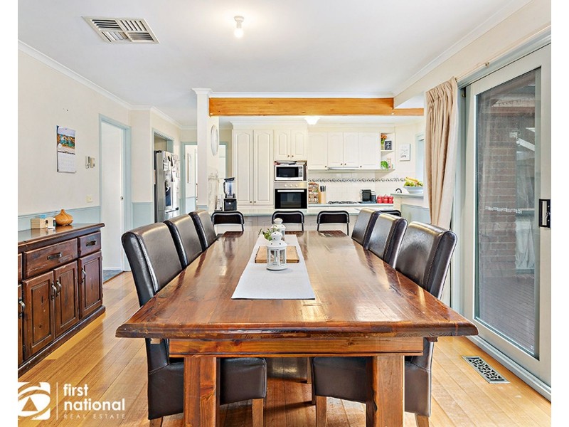 10 Confait Court, Berwick VIC 3806