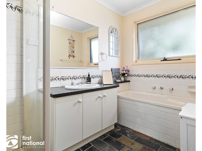 10 Confait Court, Berwick VIC 3806