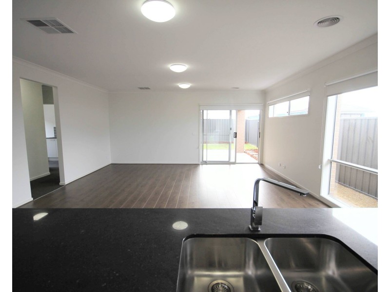 40 Antonio Road, Tarneit VIC 3029