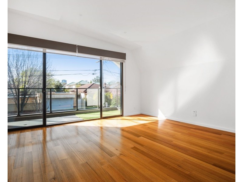 2 Coral Avenue, Footscray VIC 3011