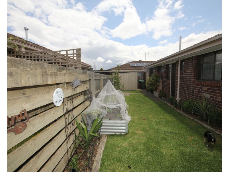 8 Isaac Smith Crescent, Cranbourne VIC 3977