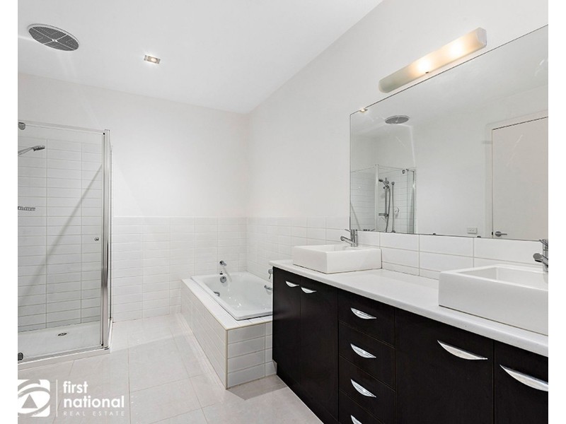 90 Rim Cross Drive, Keilor East VIC 3033