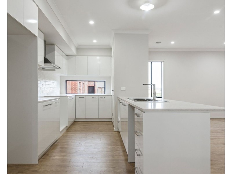 14 Surya Street, Truganina VIC 3029