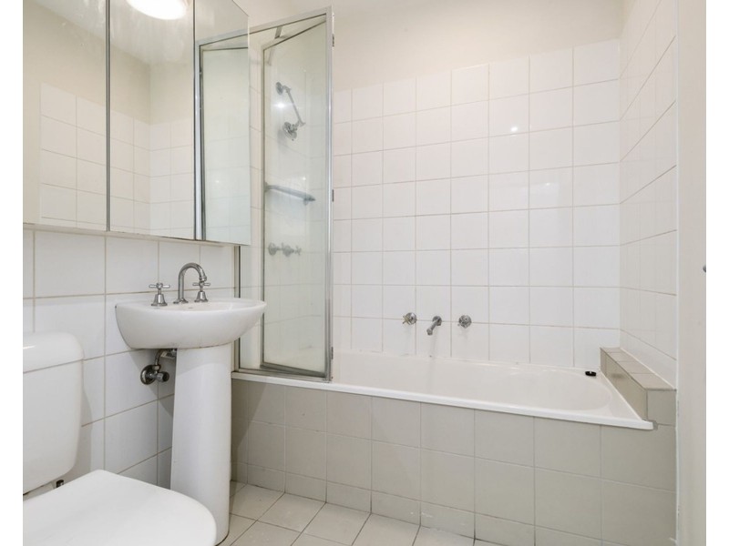 36/2 Greenfield Drive, Clayton VIC 3168