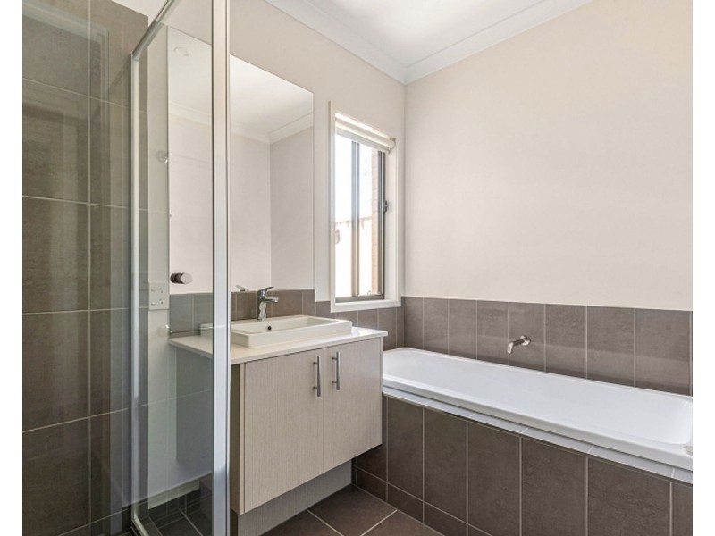 28B Wade Lane, Golden Square VIC 3555