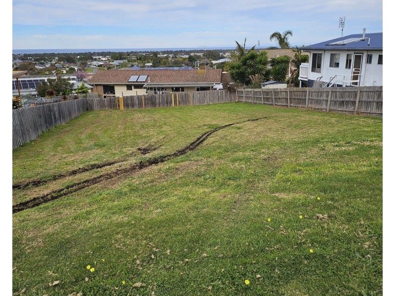 31 Oneills Road, Lakes Entrance VIC 3909