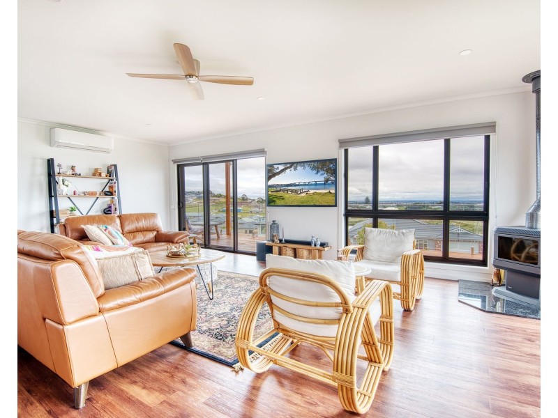 12 Kyema Crescent, San Remo VIC 3925