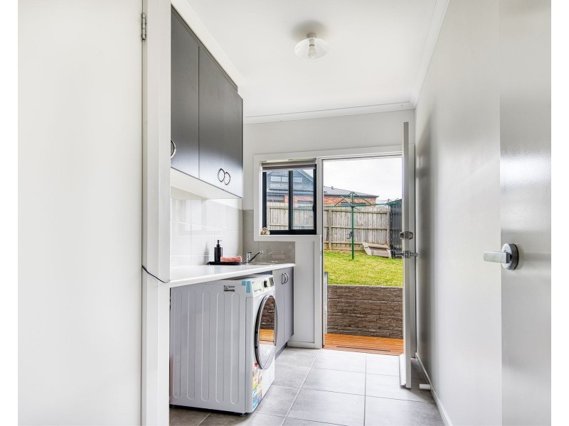 12 Kyema Crescent, San Remo VIC 3925