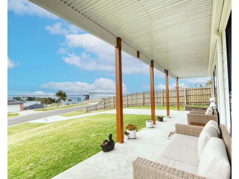 12 Kyema Crescent, San Remo VIC 3925