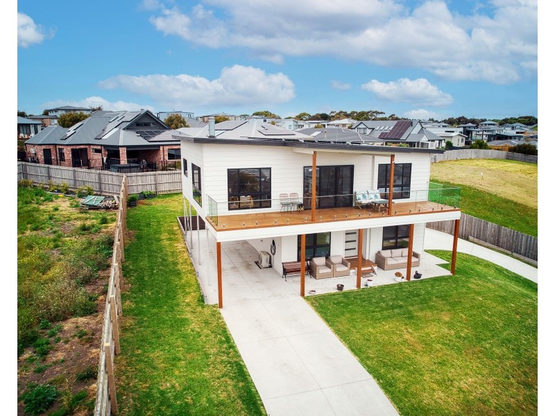 12 Kyema Crescent, San Remo VIC 3925
