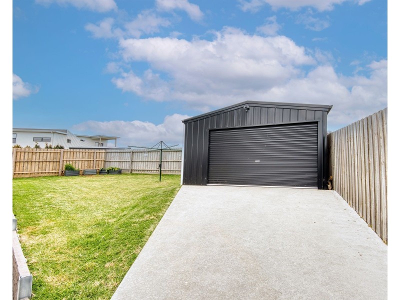 12 Kyema Crescent, San Remo VIC 3925