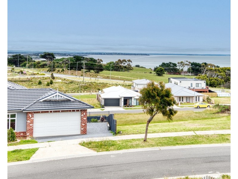 12 Kyema Crescent, San Remo VIC 3925