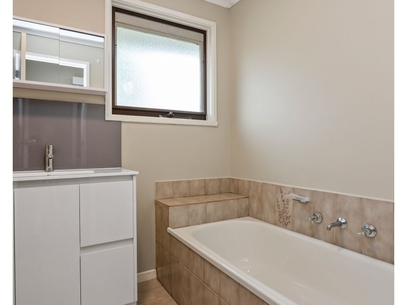 7 Reed Court, Endeavour Hills VIC 3802