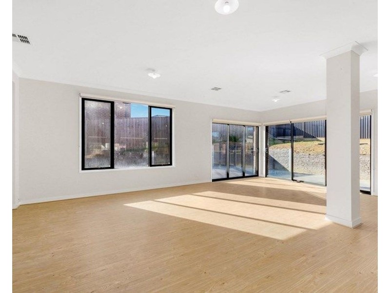 27 Black Braes Boulevard, Mernda VIC 3754