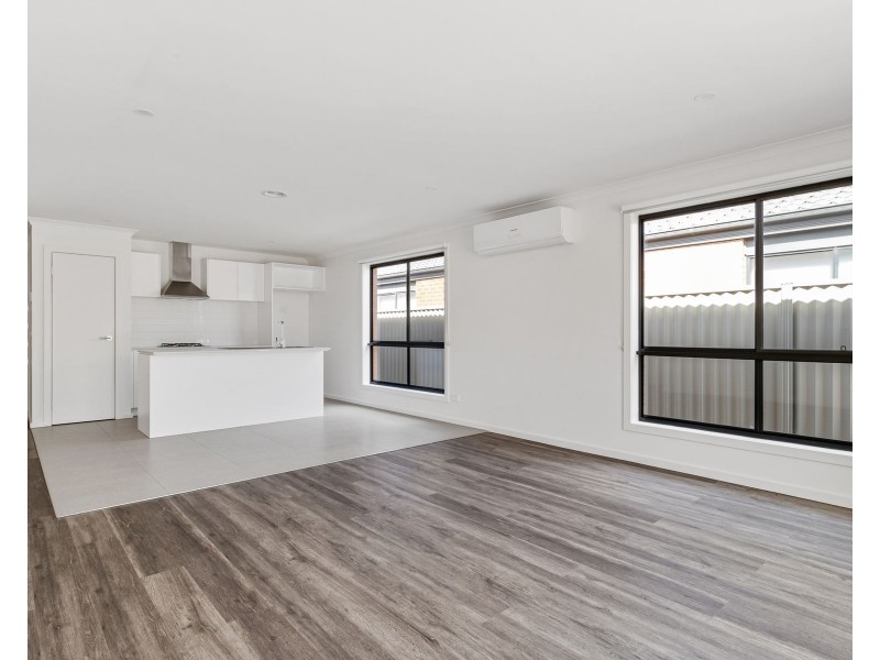 35 Ajay Way, Kurunjang VIC 3337