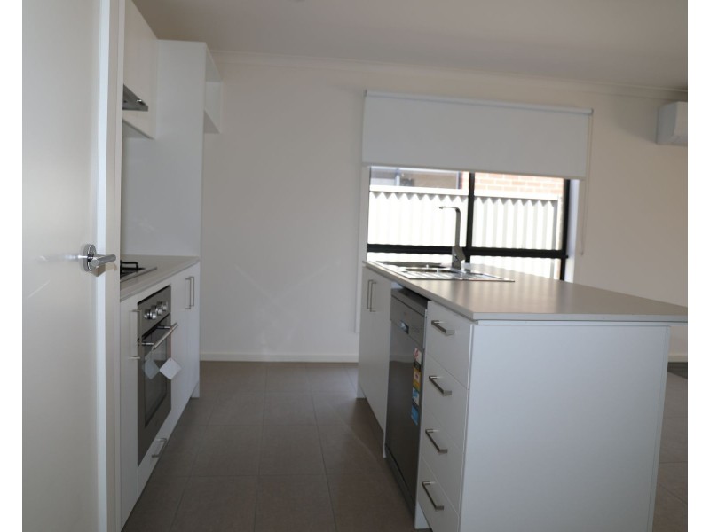 35 Ajay Way, Kurunjang VIC 3337