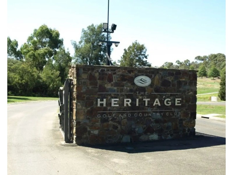 26 Oak Court, Chirnside Park VIC 3116