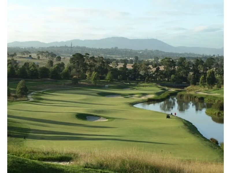 26 Oak Court, Chirnside Park VIC 3116