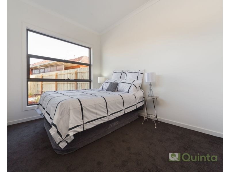2/4 Cherry Court, Lalor VIC 3075