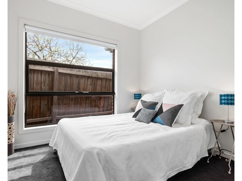 2/4 Cherry Court, Lalor VIC 3075