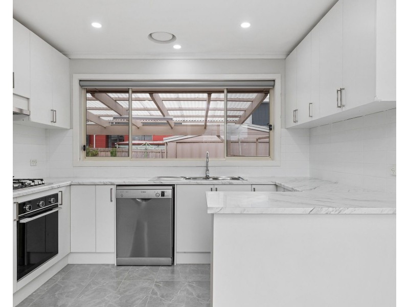43 Diosma Drive, Glen Waverley VIC 3150