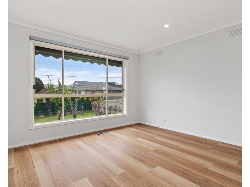 43 Diosma Drive, Glen Waverley VIC 3150