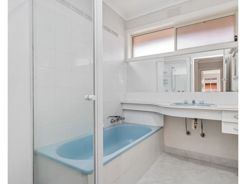 43 Diosma Drive, Glen Waverley VIC 3150