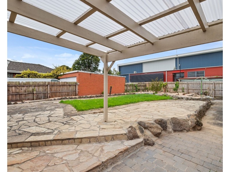 43 Diosma Drive, Glen Waverley VIC 3150