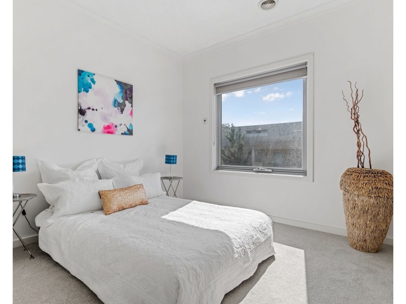 2/350 Somerville Road, West Footscray VIC 3012